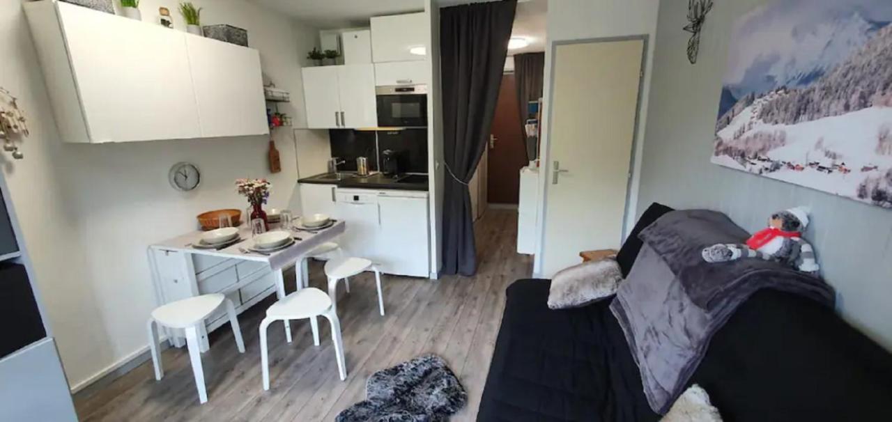 Studio 2 alpes, lumineux plein ouest, balcon, parking, pied piste petite aiguille Les Deux Alpes Extérieur photo