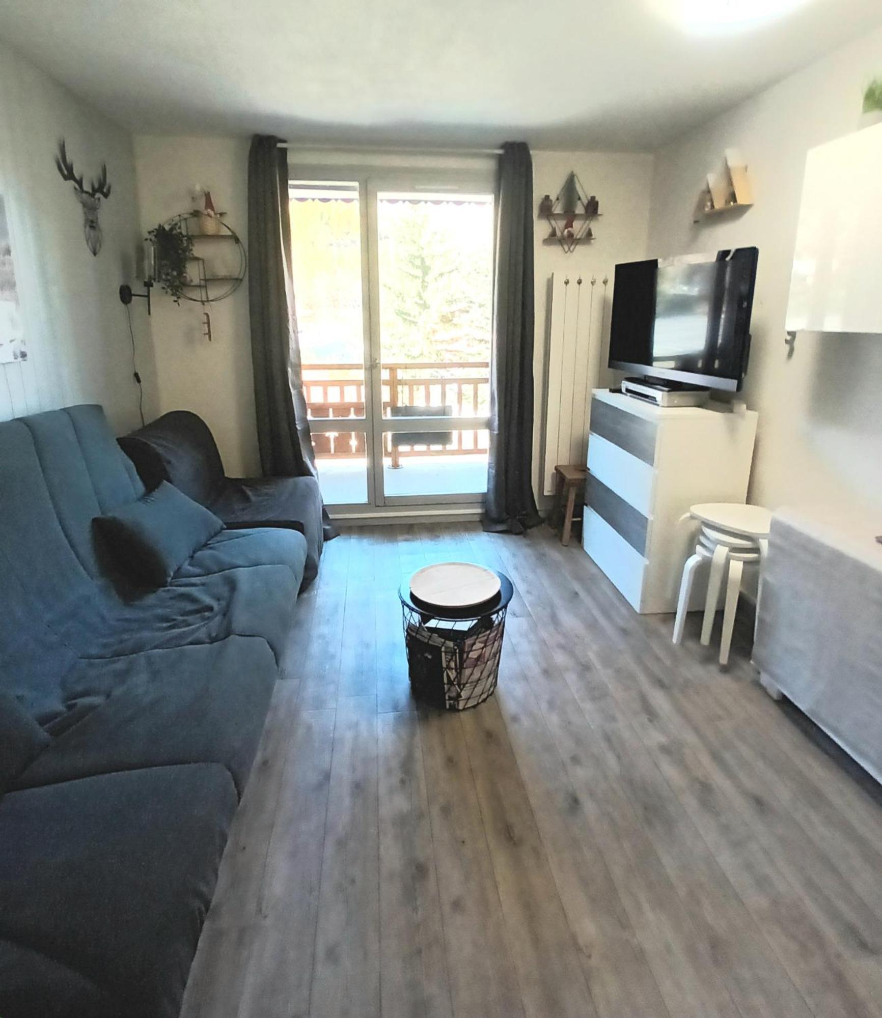 Studio 2 alpes, lumineux plein ouest, balcon, parking, pied piste petite aiguille Les Deux Alpes Extérieur photo